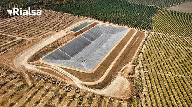 Construction de bassin d'irrigation à Jaén, Espagne