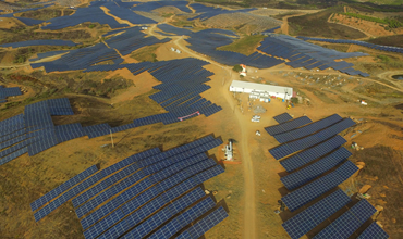 Construction de la centrale photovoltaïque Solara 4